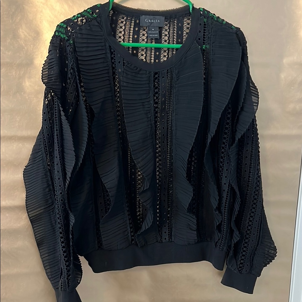 Gracia Black lace and ruffle top